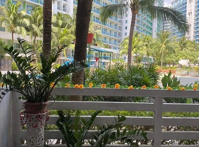 Azure 2Bedrooms Beachfront/Beachview